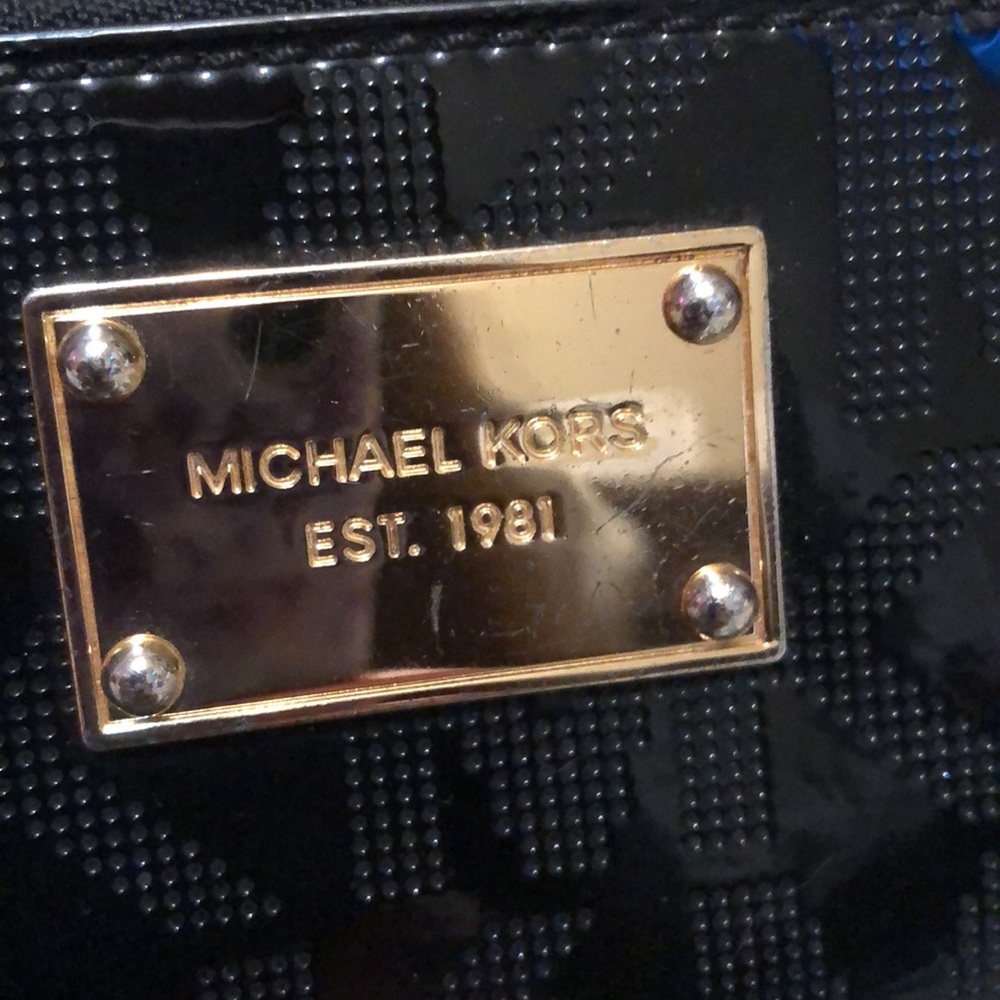 Michael Kors wristlet - Picture 2 of 7